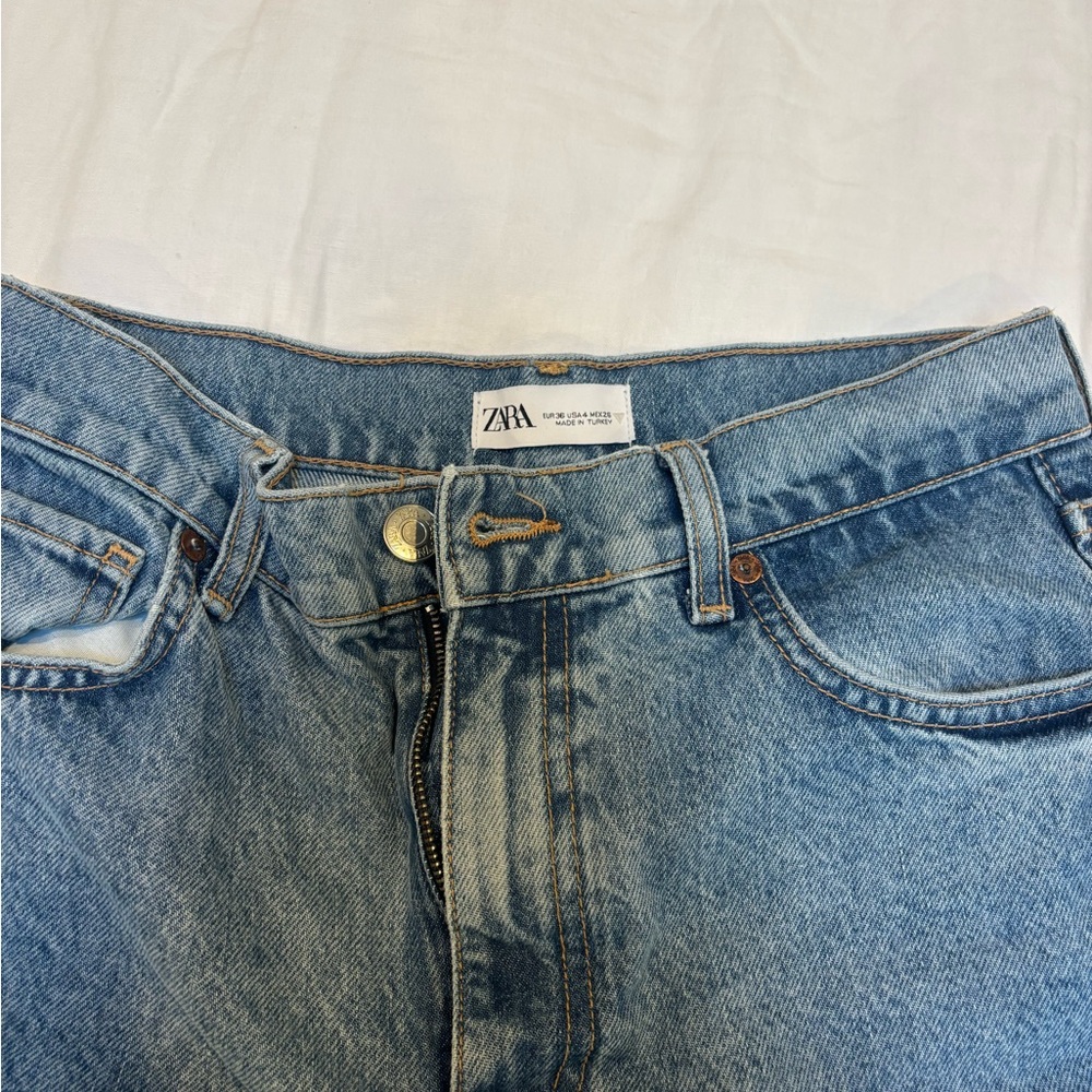 Zara High Rise Jeans - Picture 2 of 4